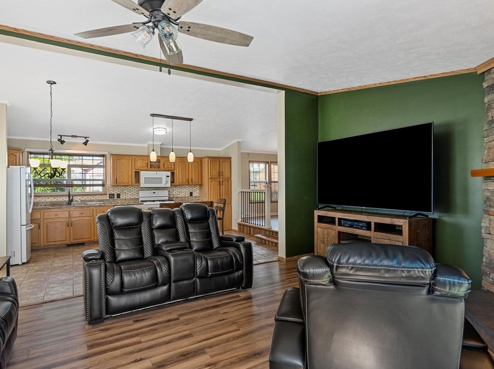 2711 Front St, Monaca PA 15061-1222 exterior