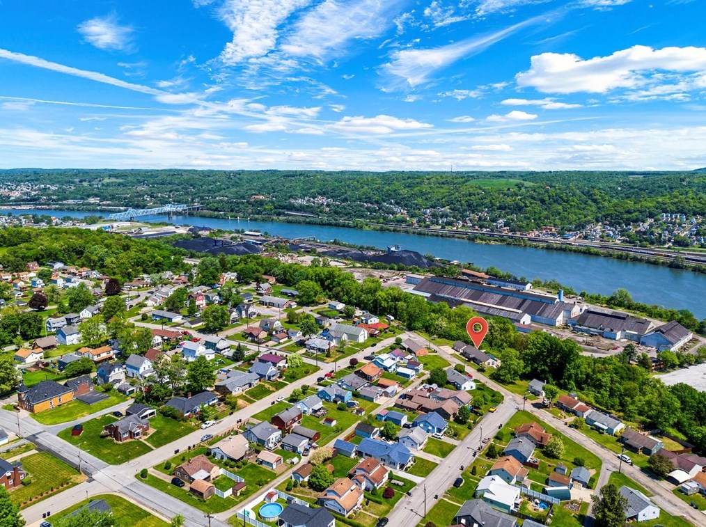 2711 Front St, Monaca PA 15061-1222 exterior