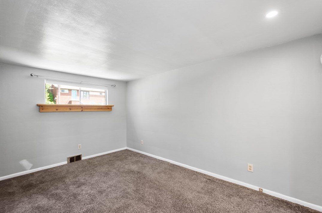 409 Elias Dr, Pittsburgh PA 15235-1711 exterior