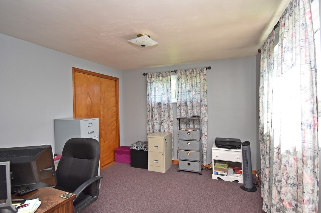 4717 Mckee Dr, Pittsburgh PA 15236-2471 exterior