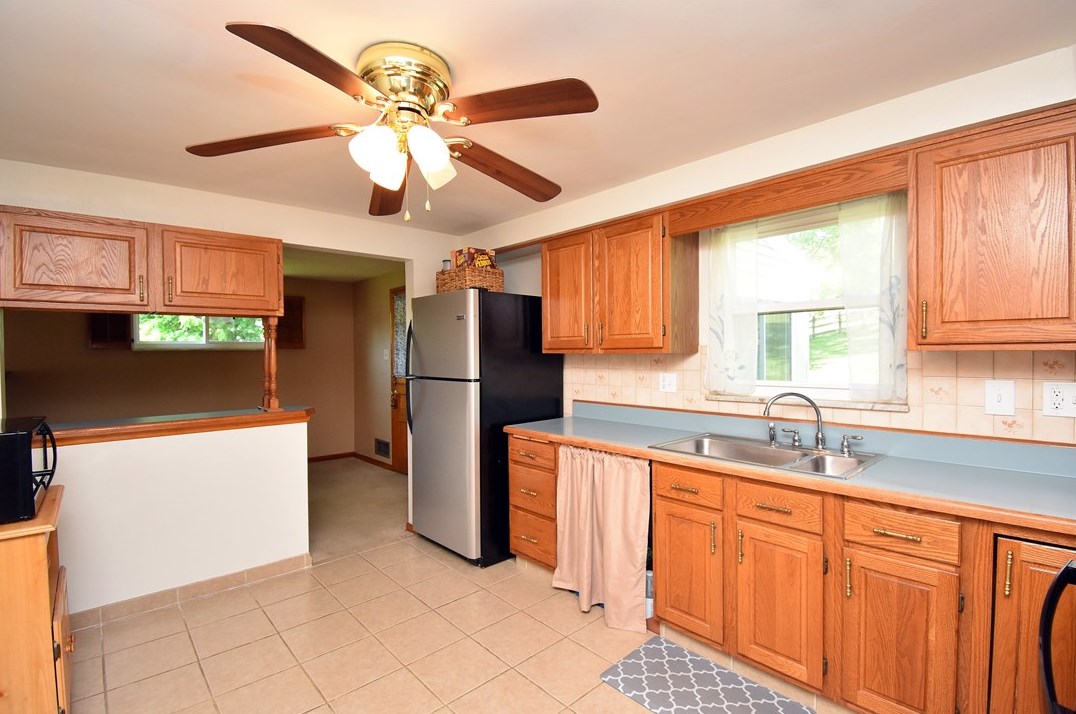 4717 Mckee Dr, Pittsburgh PA 15236-2471 exterior