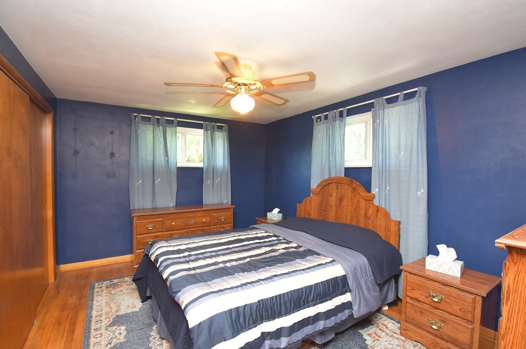 4717 Mckee Dr, Pittsburgh PA 15236-2471 exterior