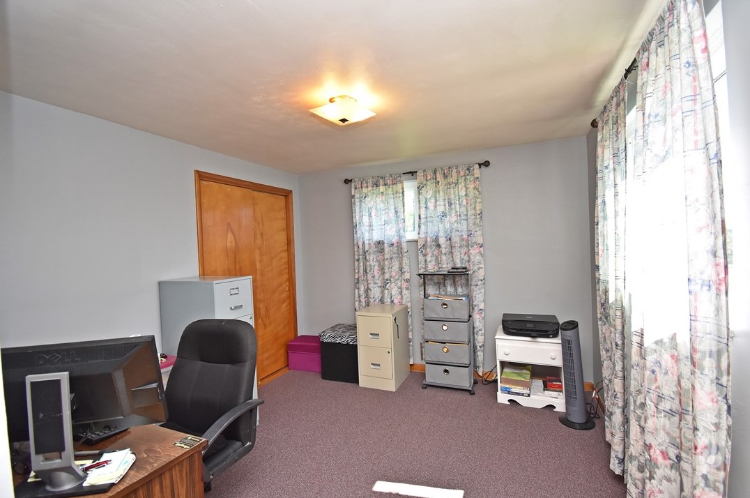 4717 Mckee Dr, Pittsburgh PA 15236-2471 exterior