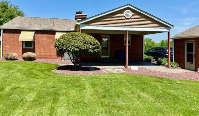 16 Fairview Ave, Bessemer, PA 16112-9010