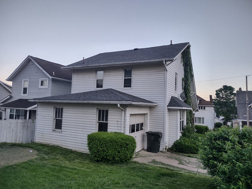 620 Hazel Ave, Ellwood City, PA 16117