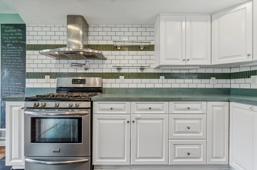 613 Sara Ln, Verona, PA 15147-2634