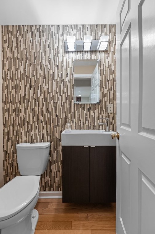 1301 Manor Dr, Pittsburgh PA 15236-4556 exterior