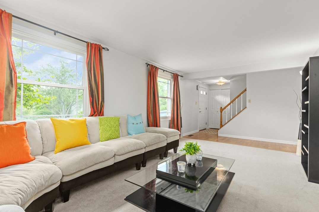 1301 Manor Dr, Pittsburgh PA 15236-4556 exterior