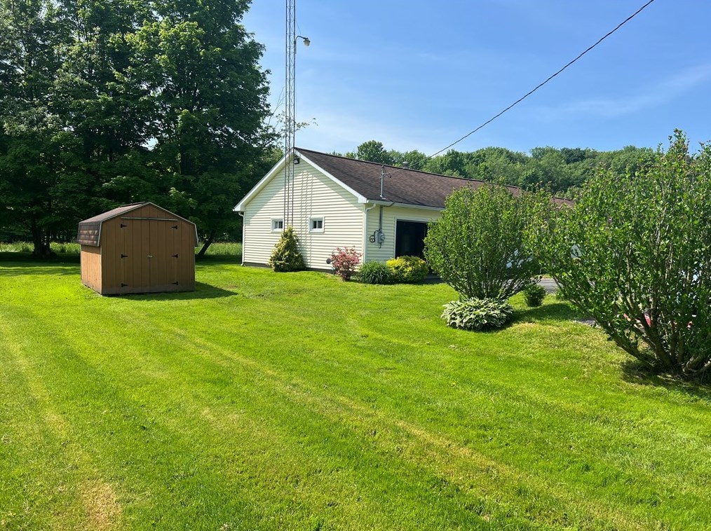 42 Church Rd, Greenville, PA 16125-9221