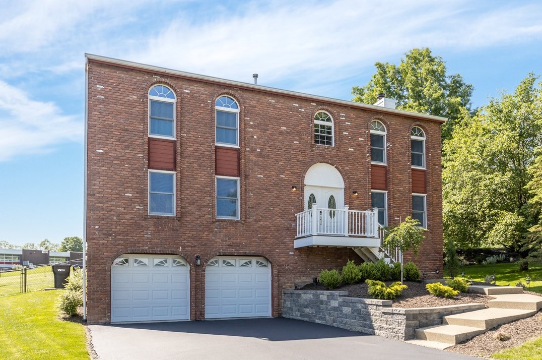 129 Bertley Ridge Dr, Moon Twp, PA 15108-9727