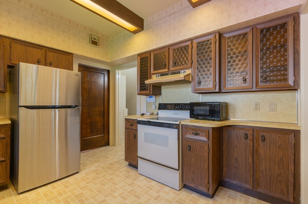 214 College Ave, Grove City PA 16127-1207 exterior