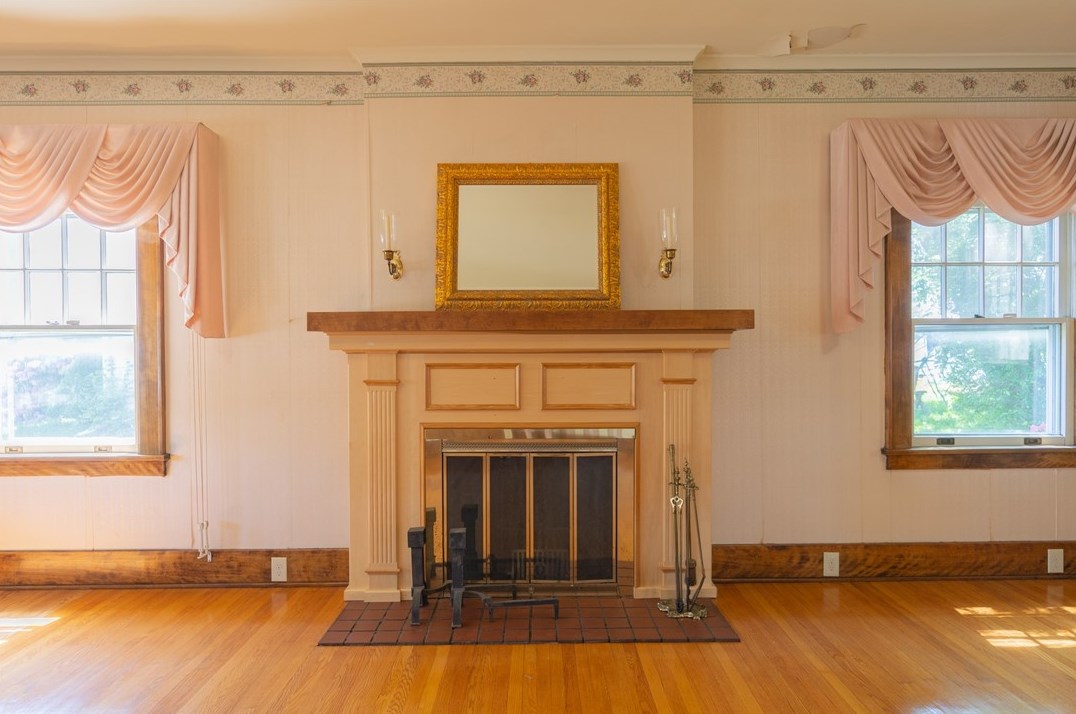 214 College Ave, Grove City PA 16127-1207 exterior