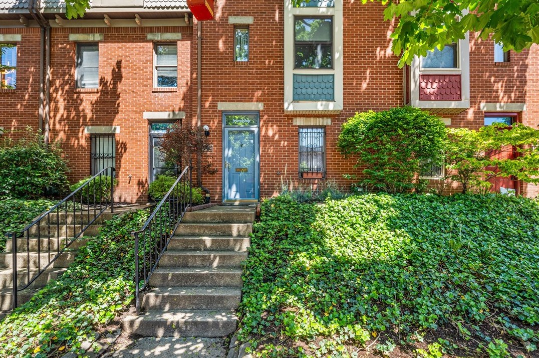 428 Lockhart St, Pittsburgh, PA 15212-5511