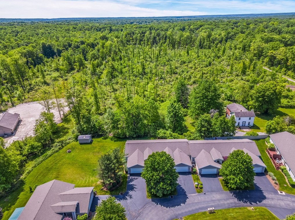 50 Golfwood Dr, Hermitage PA  16148-3954 exterior