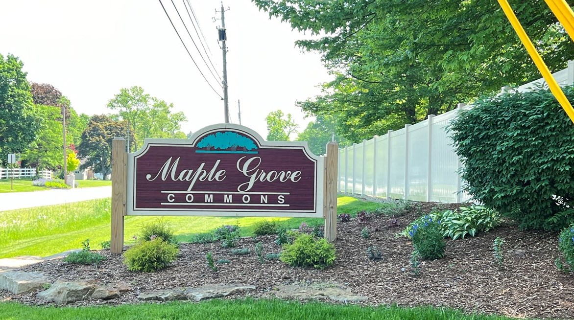 50 Golfwood Dr, Hermitage PA  16148-3954 exterior