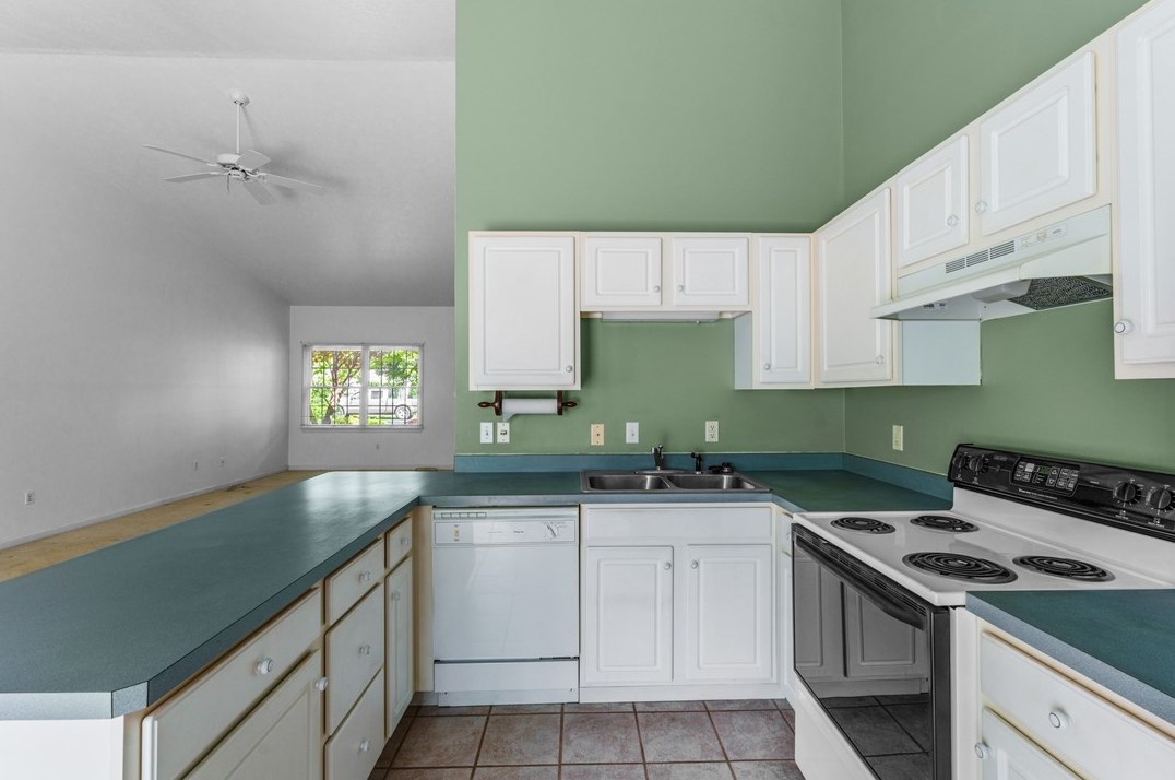 50 Golfwood Dr, Hermitage PA  16148-3954 exterior