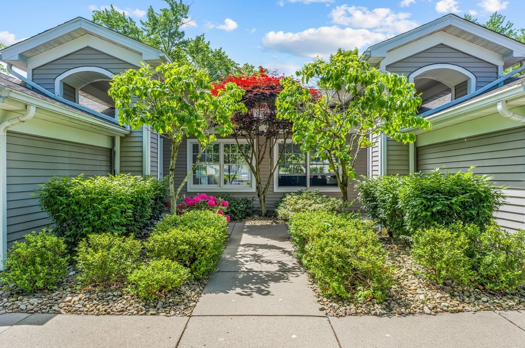 50 Golfwood Dr, Hermitage PA  16148-3954 exterior