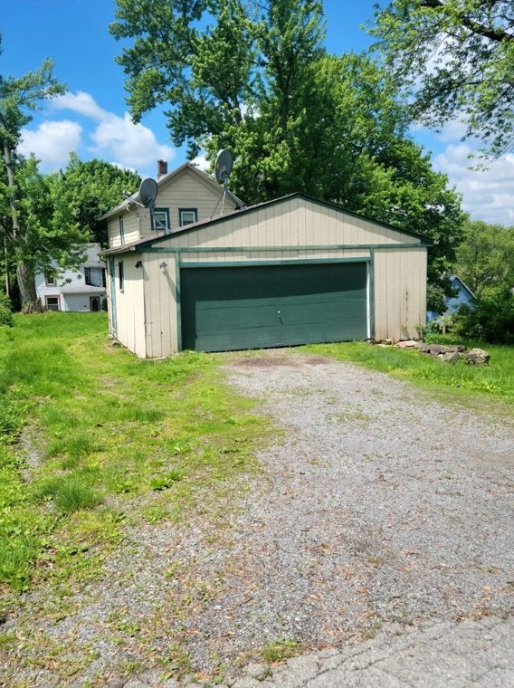 47 3rd St, Hermitage, PA 16150-1232