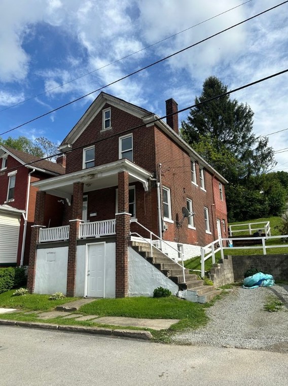 444 Chestnut St, Jeannette, PA 15644