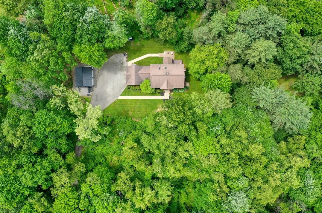 150 Wildflower Ln, Seven Fields, PA 16046-7114