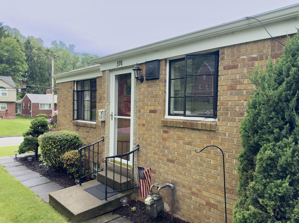 398 Broadway Ave, Pittsburgh, PA 15236-3749