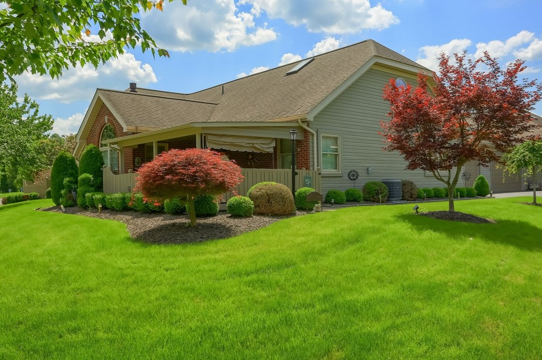 1546 Meerschaum Ln, Moon Twp, PA 15108-3773