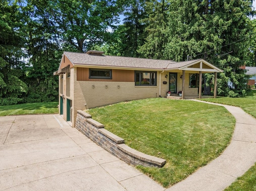 286 Hillcrest Cir, Pittsburgh, PA 15237-2526