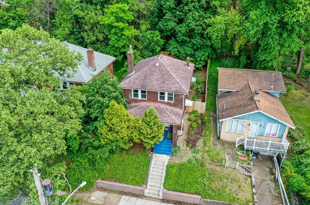 7914 Newmeyer St, Pittsburgh PA 15218-1828 exterior