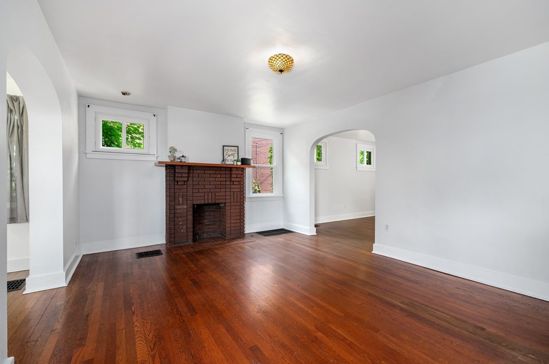 7914 Newmeyer St, Pittsburgh PA 15218-1828 exterior