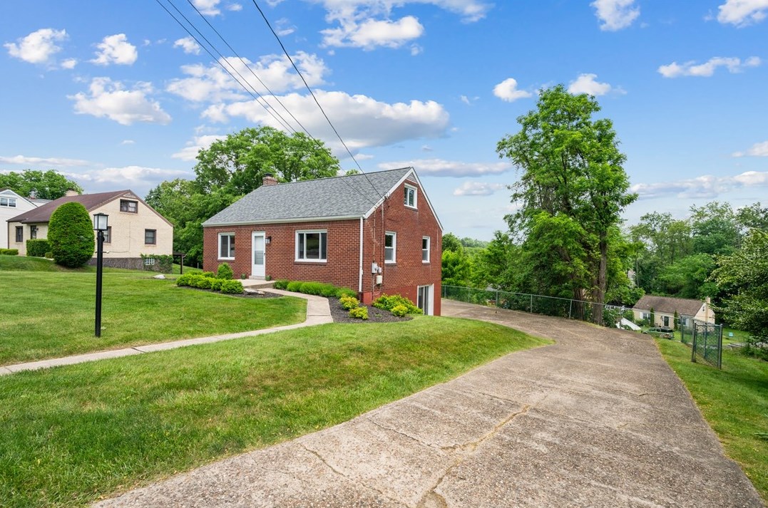 404 Sandy Dr, Glenshaw, PA 15116