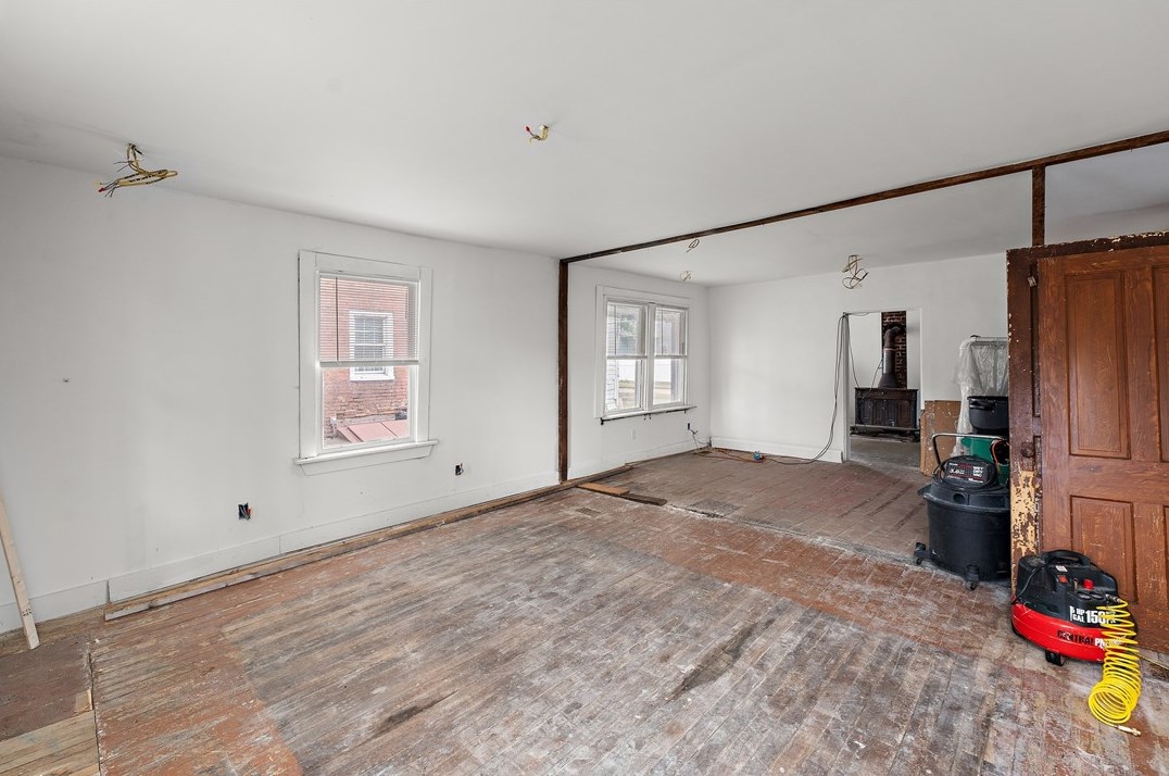 271 14th St, Ambridge PA 15003-4202 exterior