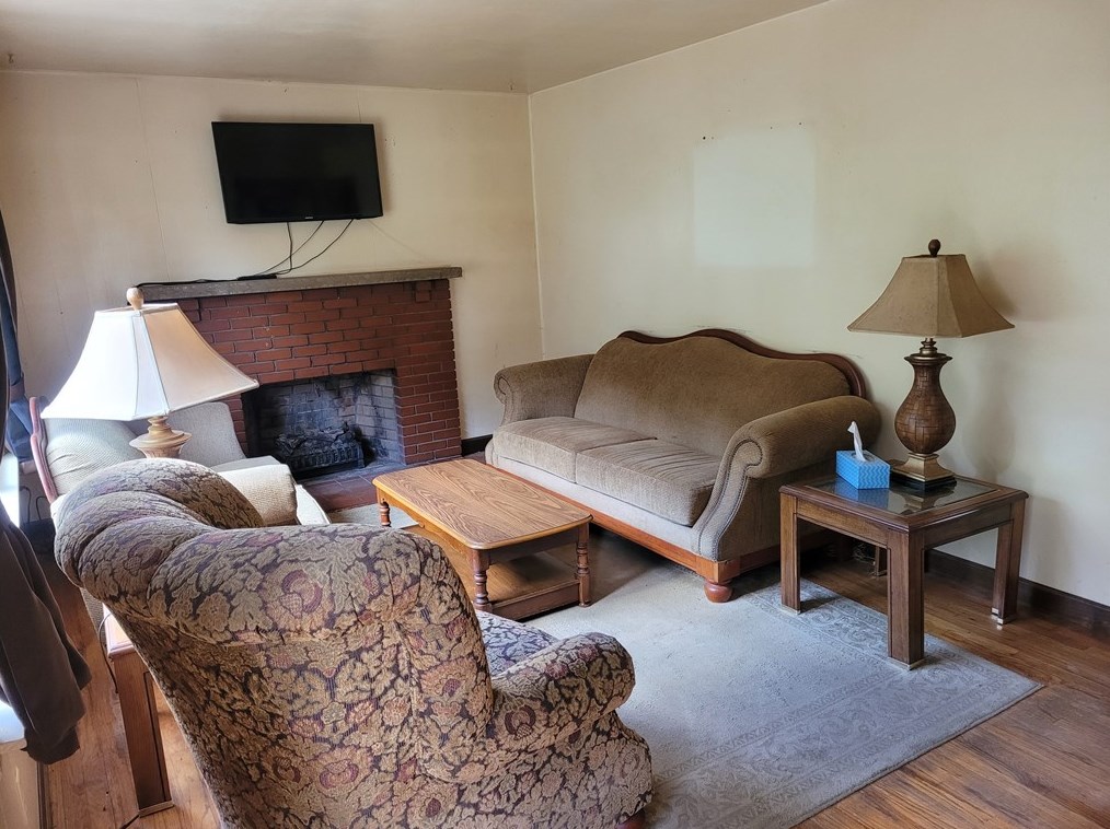 1395 Amity Ridge Rd, Washington, PA 15301-6444