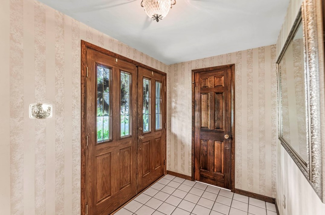5746 Scenic View Dr, Bethel Park, PA 15102-2639
