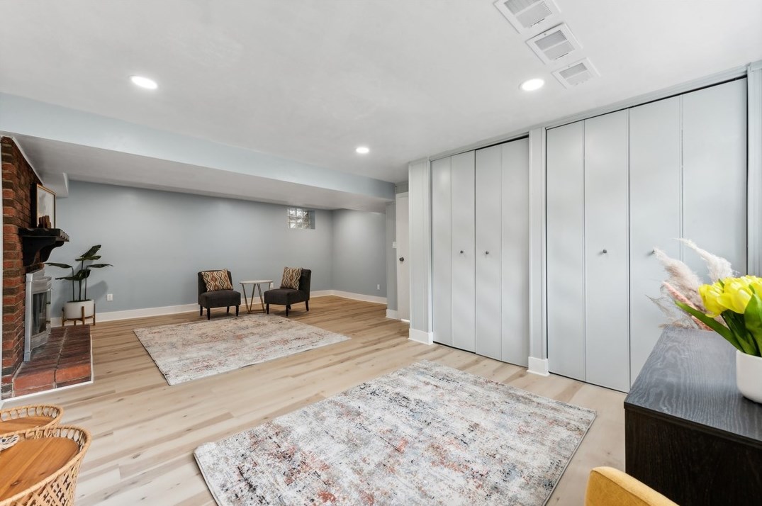 645 Carnival Dr, Pittsburgh PA 15239-2628 exterior