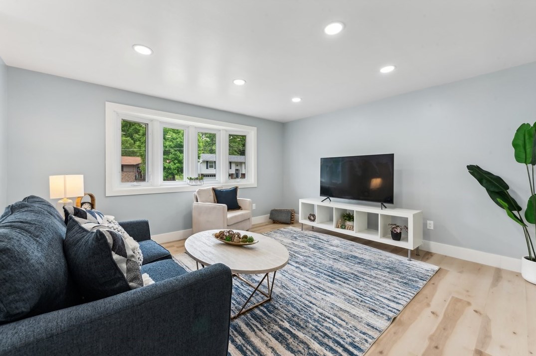 645 Carnival Dr, Pittsburgh PA 15239-2628 exterior