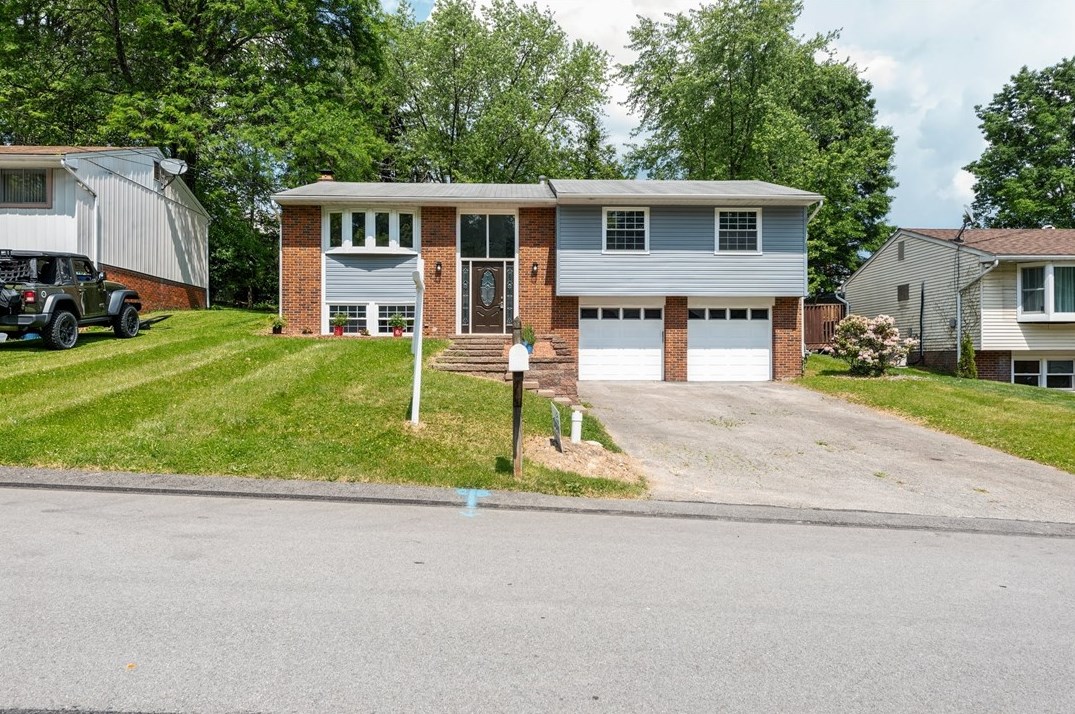 645 Carnival Dr, Pittsburgh PA 15239-2628 exterior