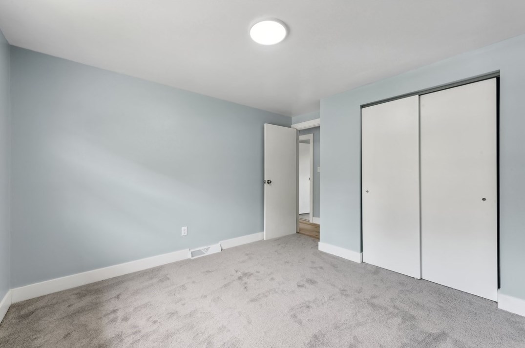 645 Carnival Dr, Pittsburgh PA 15239-2628 exterior