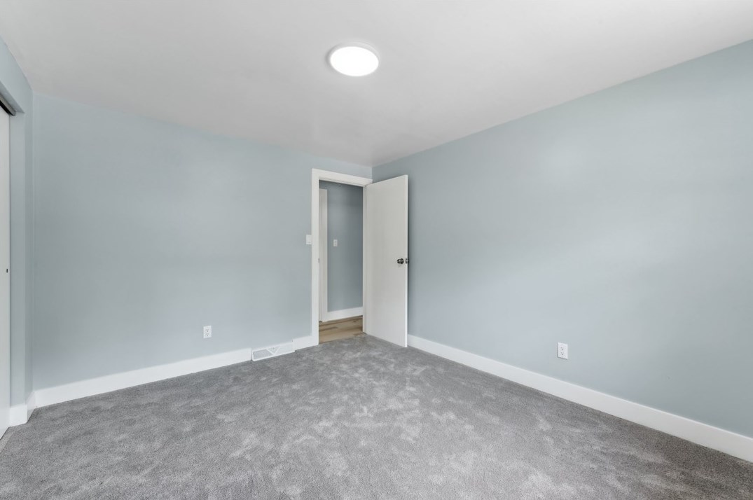 645 Carnival Dr, Pittsburgh PA 15239-2628 exterior