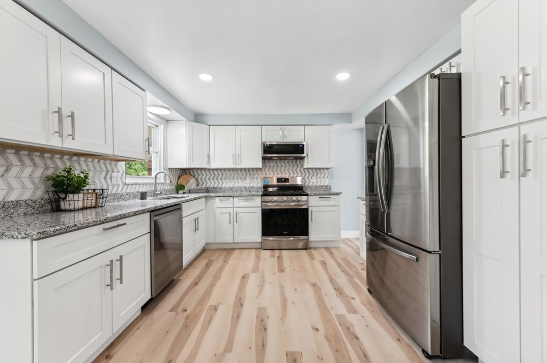 645 Carnival Dr, Pittsburgh PA 15239-2628 exterior