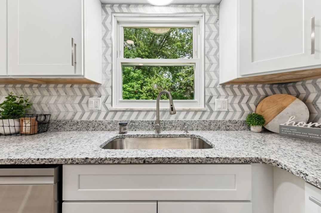 645 Carnival Dr, Pittsburgh PA 15239-2628 exterior