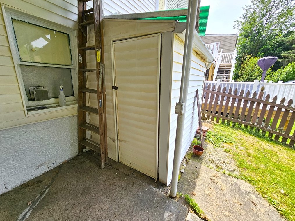 341 Burton Ave, Washington PA 15301-3302 exterior