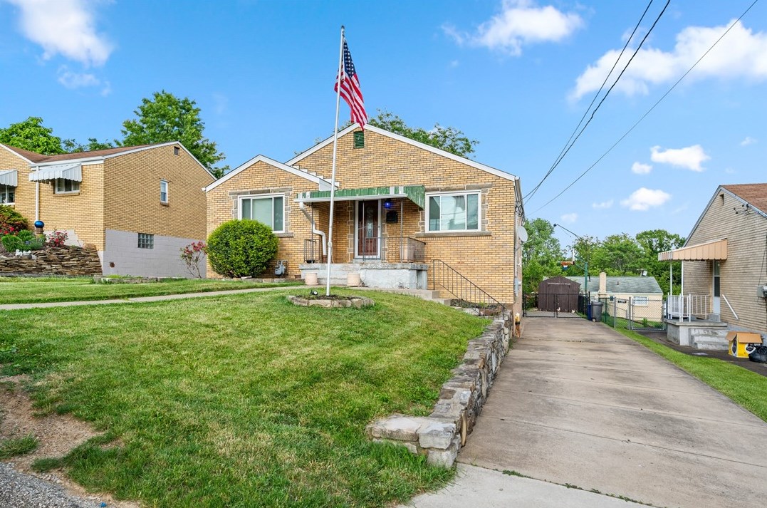 427 Camfield St, Pittsburgh, PA 15210-3221