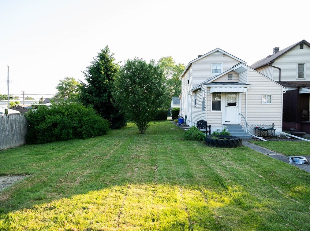 631 Connecticut Ave, Rochester, PA 15074-1625