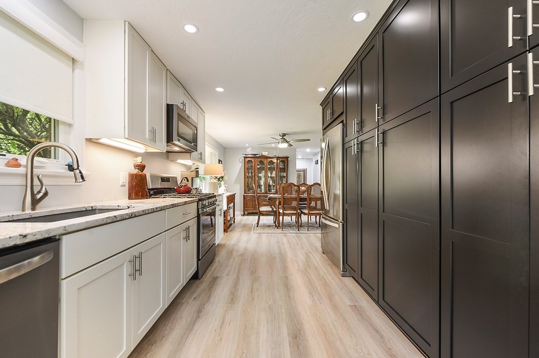 127 Horseshoe Dr, Mckeesport PA  15131-3221 exterior