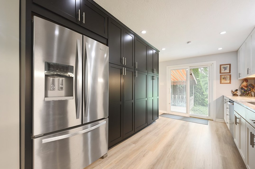 127 Horseshoe Dr, Mckeesport PA  15131-3221 exterior