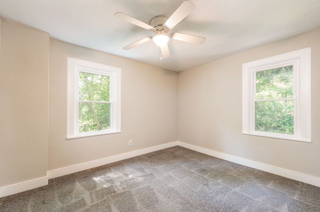 718 Maytide St, Pittsburgh PA  15227-1733 exterior