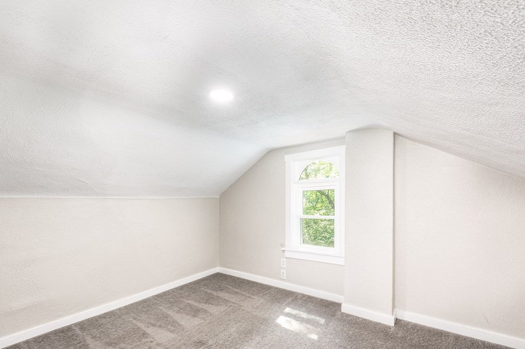 718 Maytide St, Pittsburgh PA  15227-1733 exterior