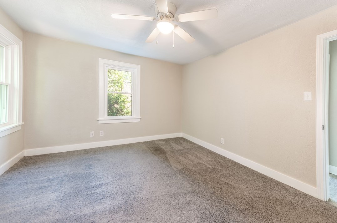 718 Maytide St, Pittsburgh PA  15227-1733 exterior