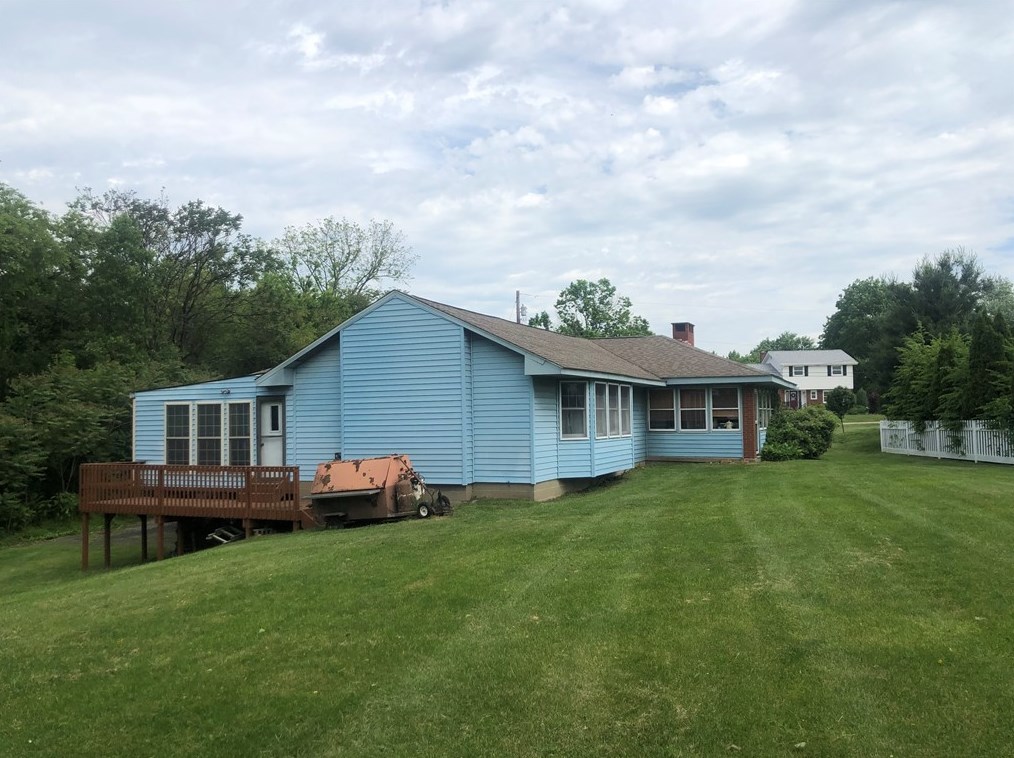 185 Kruest Dr, Freedom PA  15042-2735 exterior