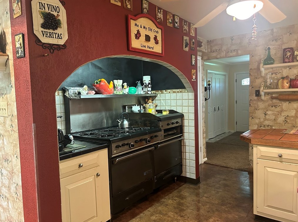 185 Kruest Dr, Freedom PA 15042-2735 exterior